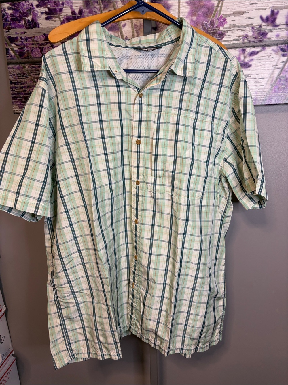 Men’s The North Face Light Green Plaid Short-Sleeve Button-Up Shirt Size XL